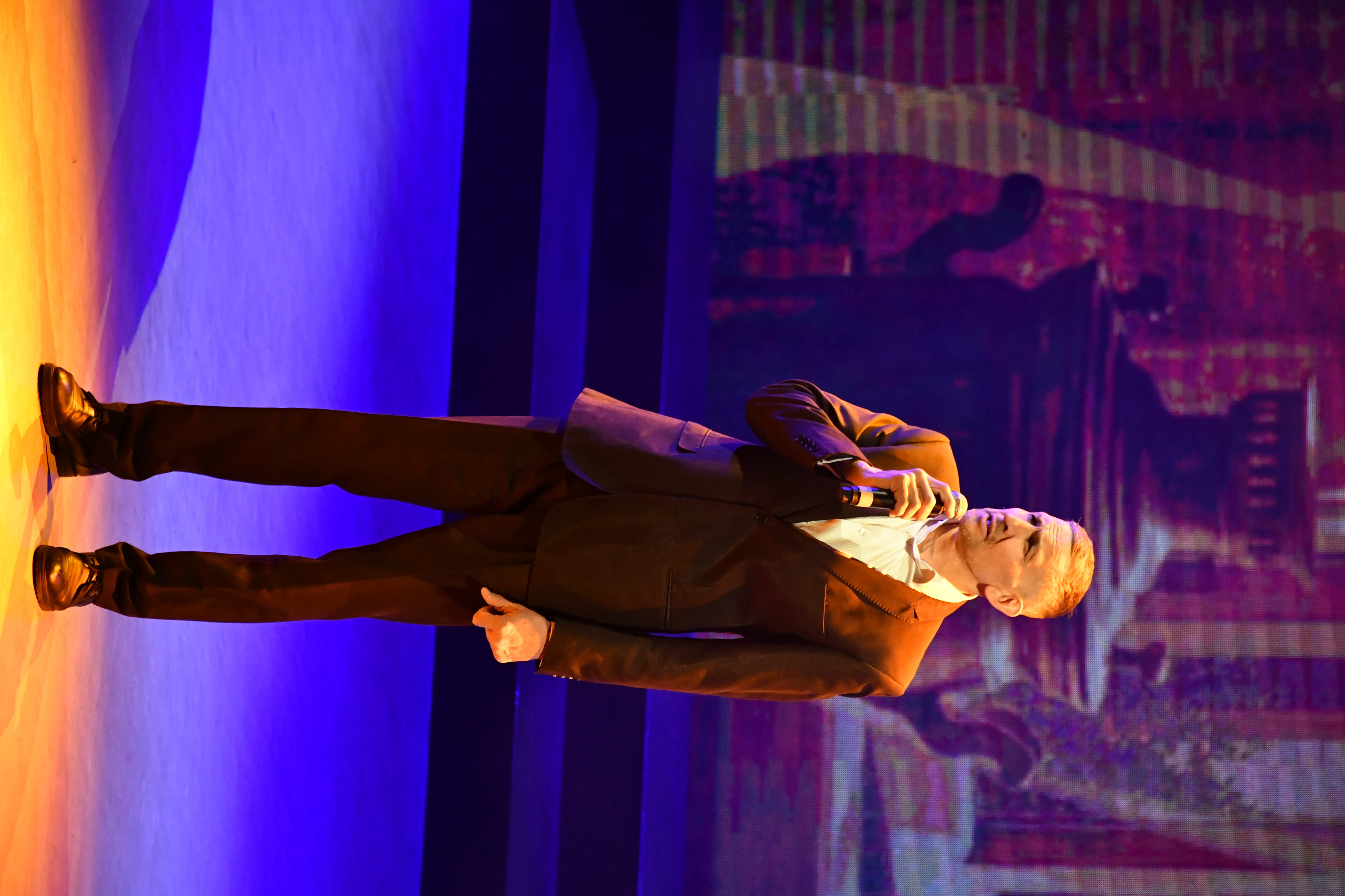 Иң әүҙем, уңған ҡатын-ҡыҙҙарҙы бүләкләнеләр