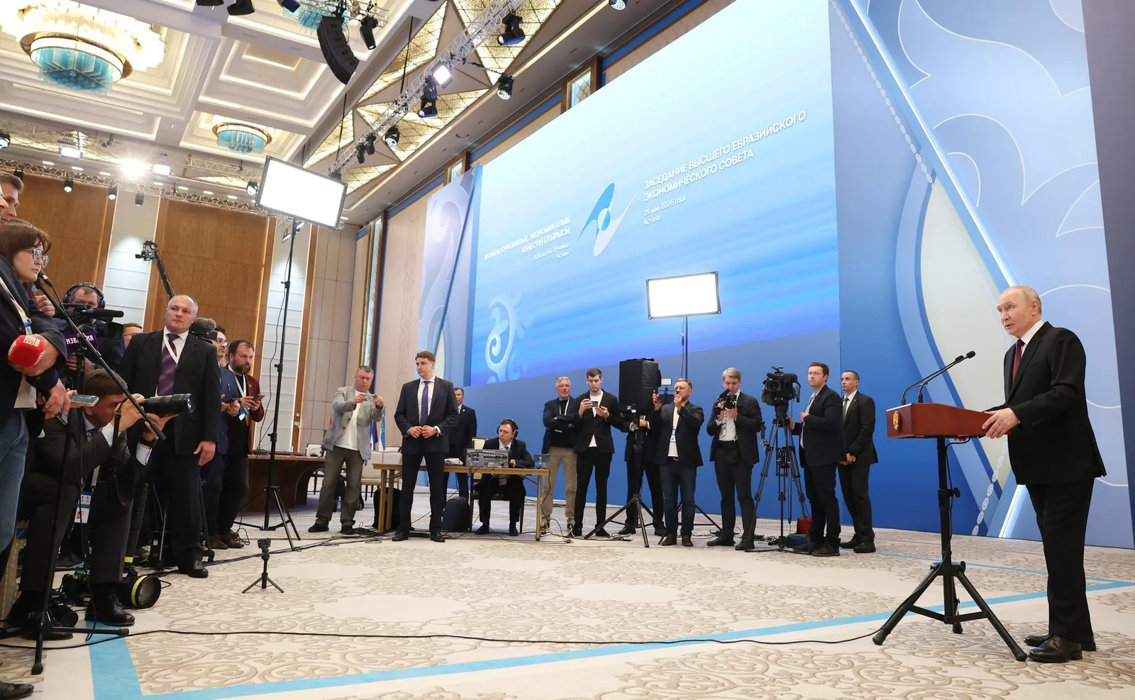 Президент аныҡ һәм ҡәтғи яуаптар бирҙе