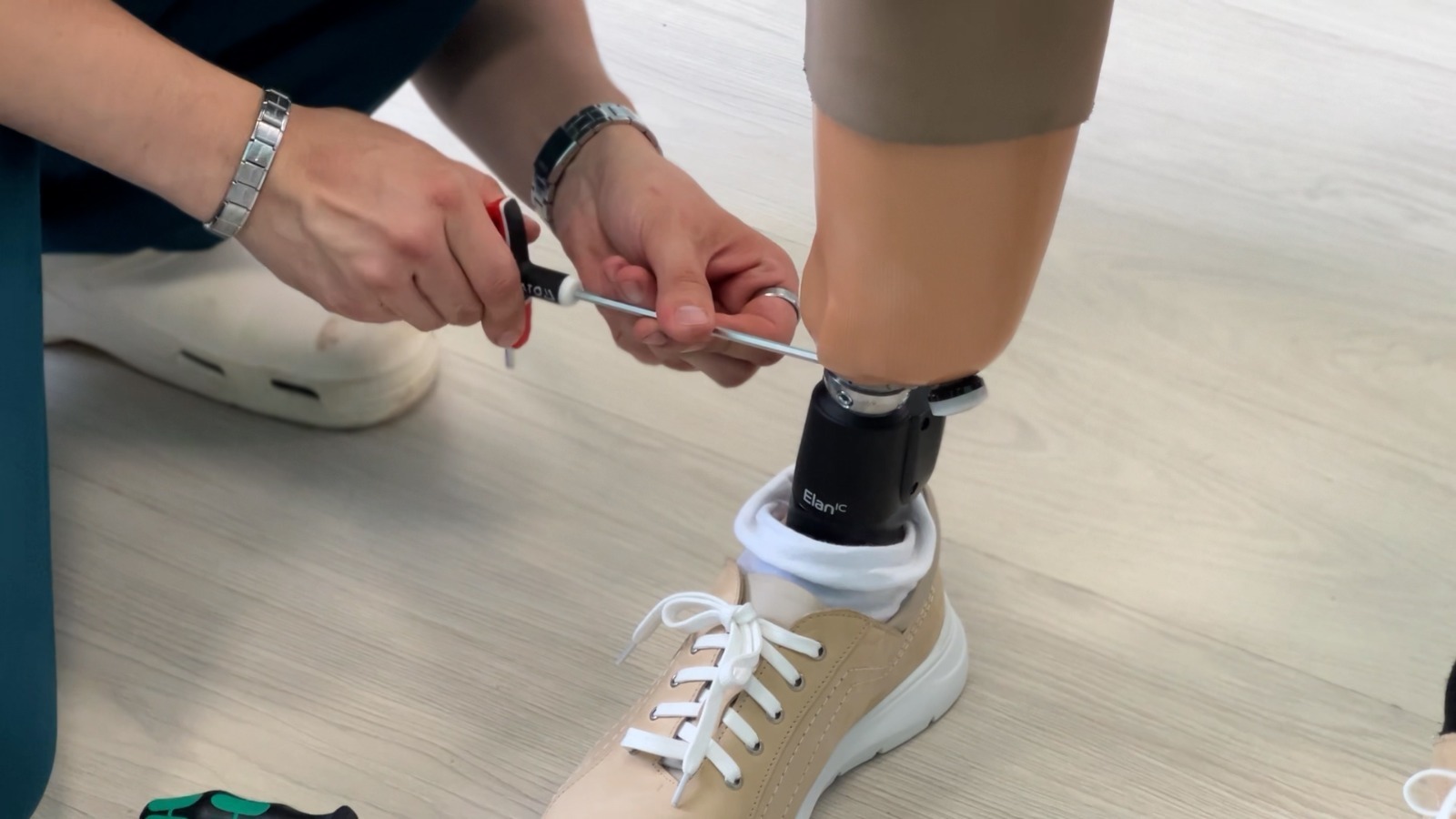 Протез менән яратҡан мотоциклында ла елдереп йөрөй