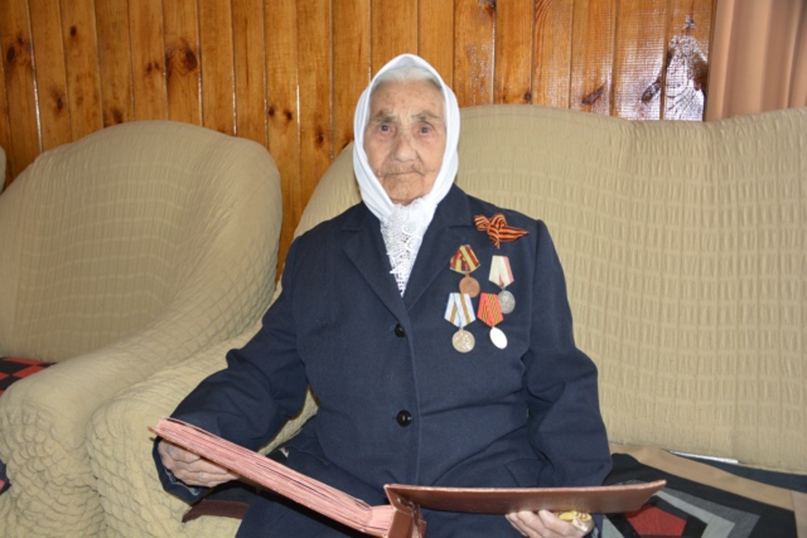 Гөлнәфисә инәй 100 йәшен билдәләй