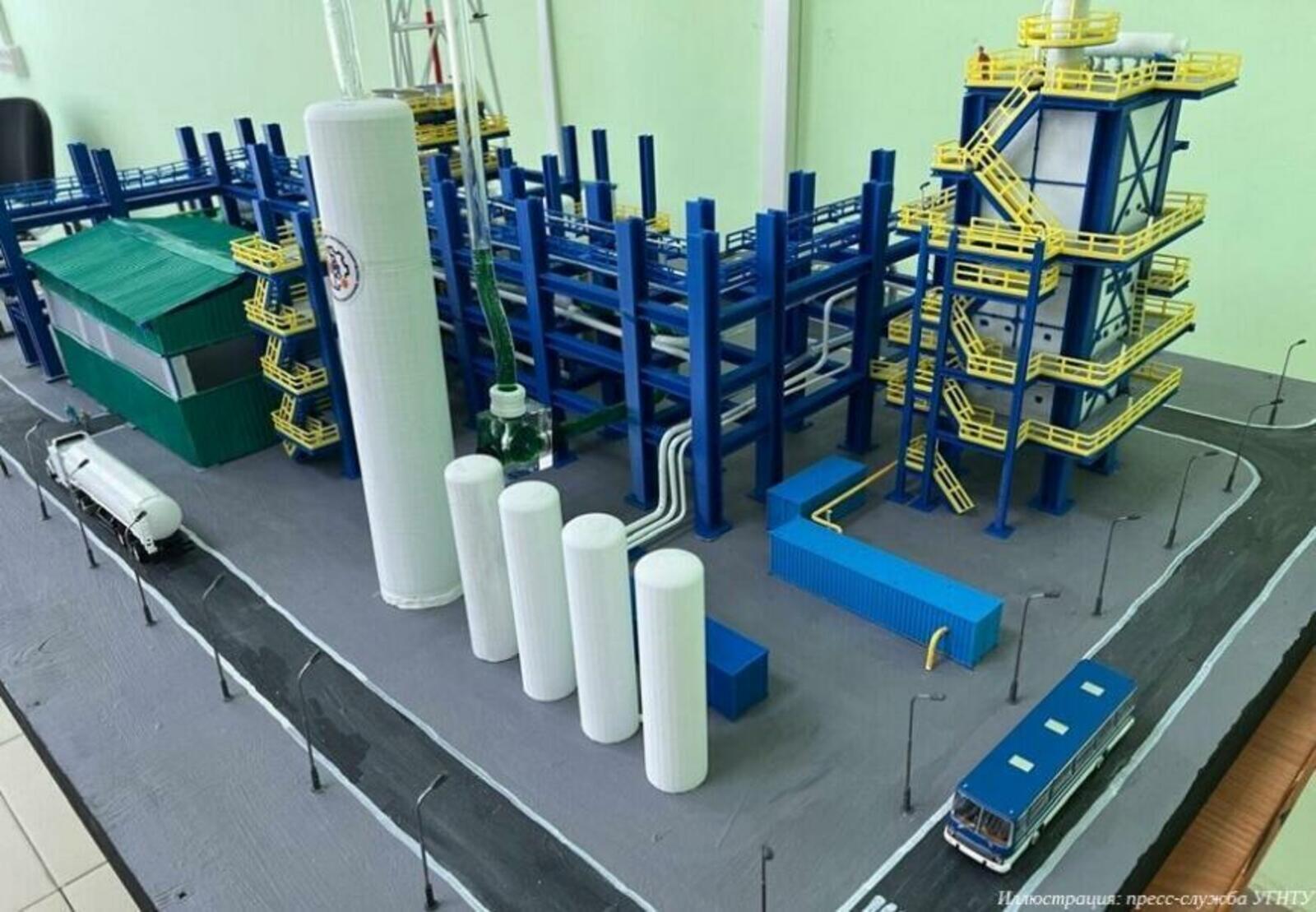 Студенттар водород етештереү буйынса мини-завод макетын эшләгән