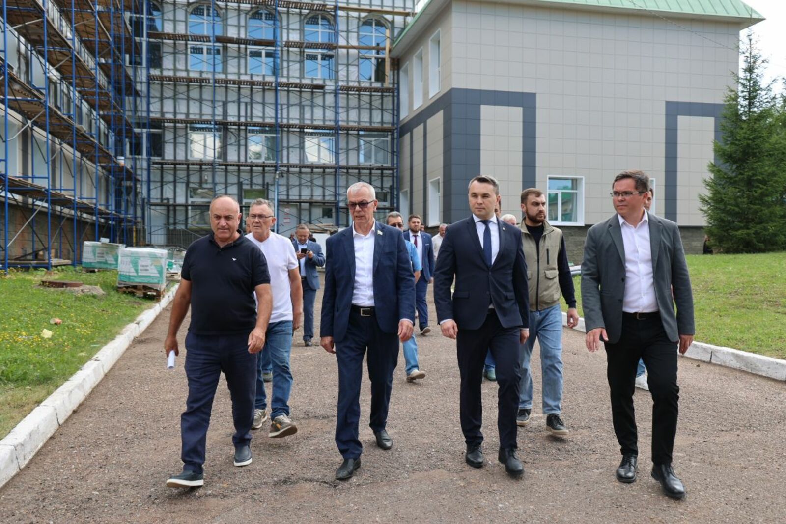 Десант мәктәптәргә килде