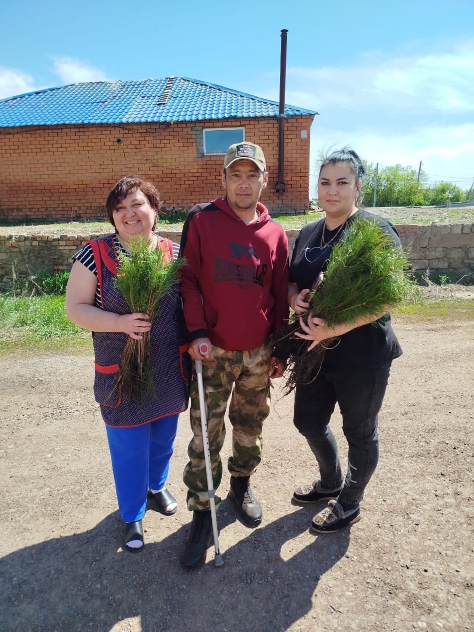 Ике мең өс йөҙ ҡарағай шаулап үҫәсәк