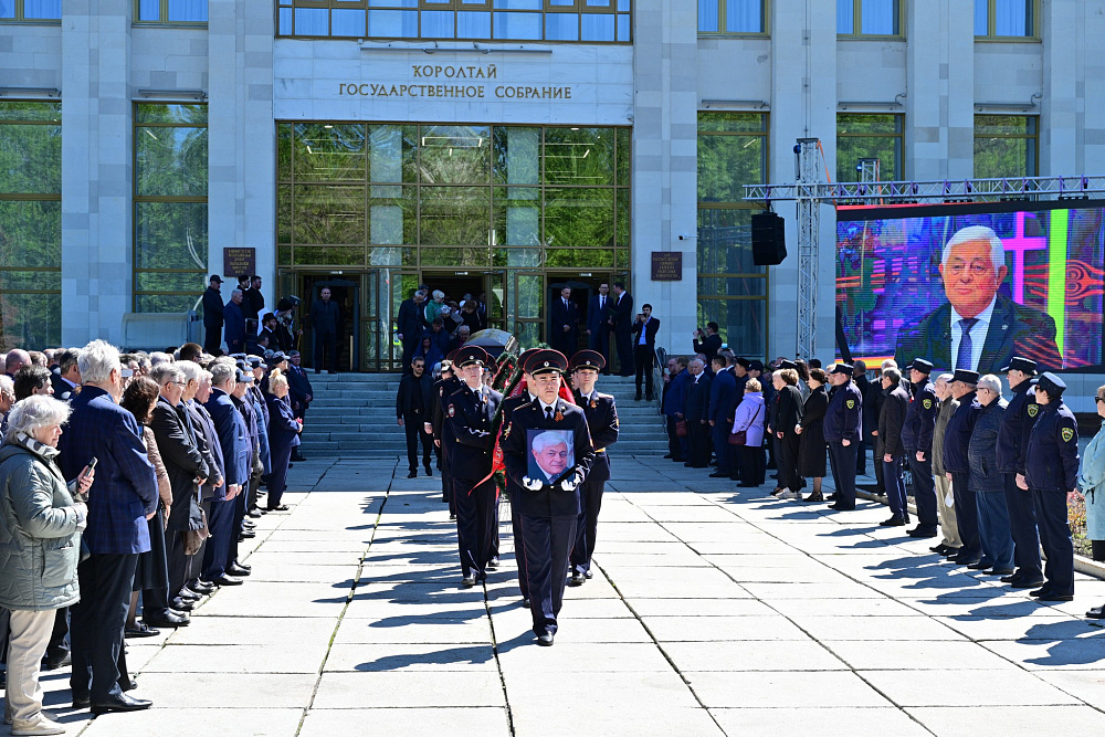 Билдәле йәмәғәт эшмәкәре, сәйәсмән Павел Качкаев менән бәхилләштек