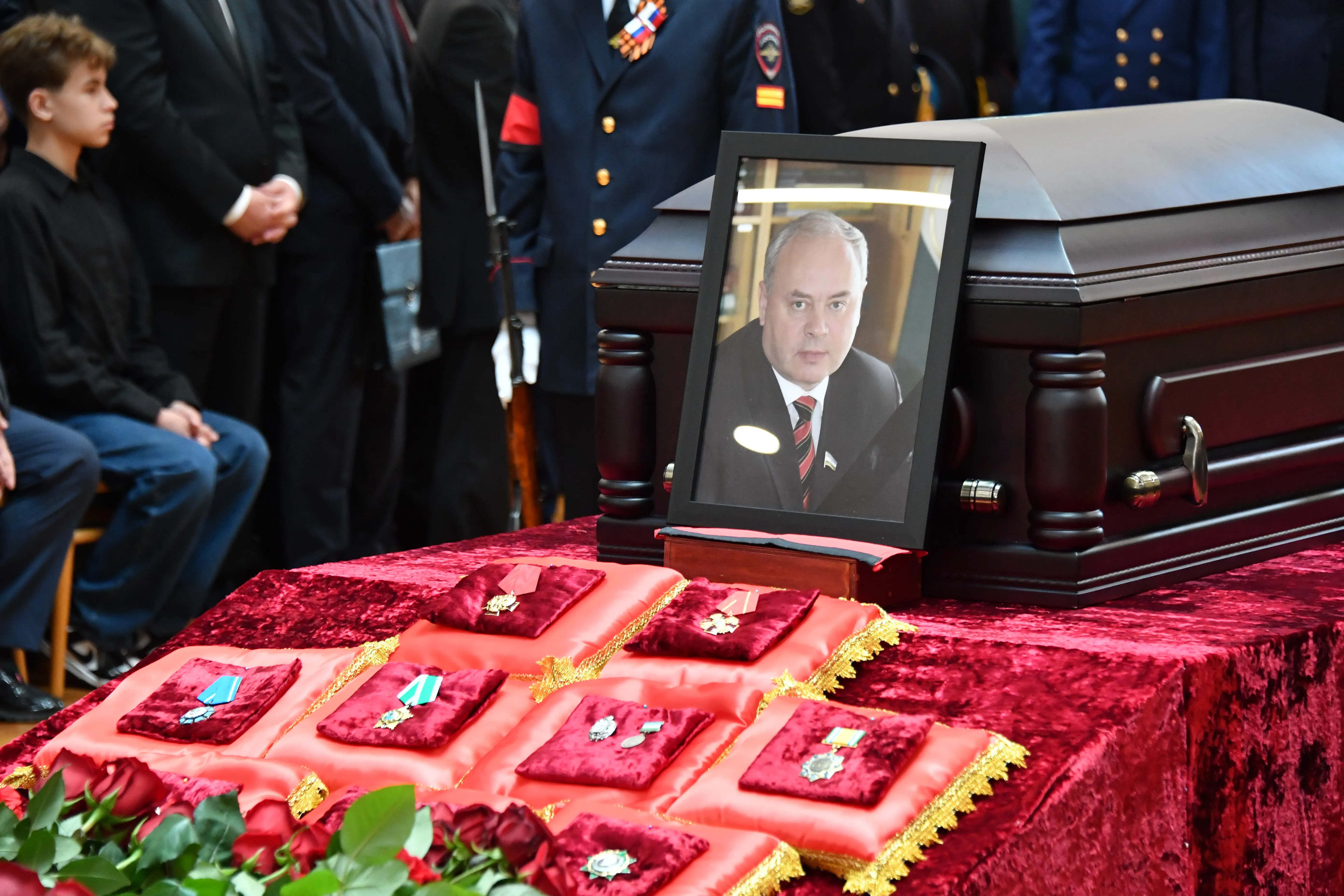 Бәхил булығыҙ, Константин Борисович