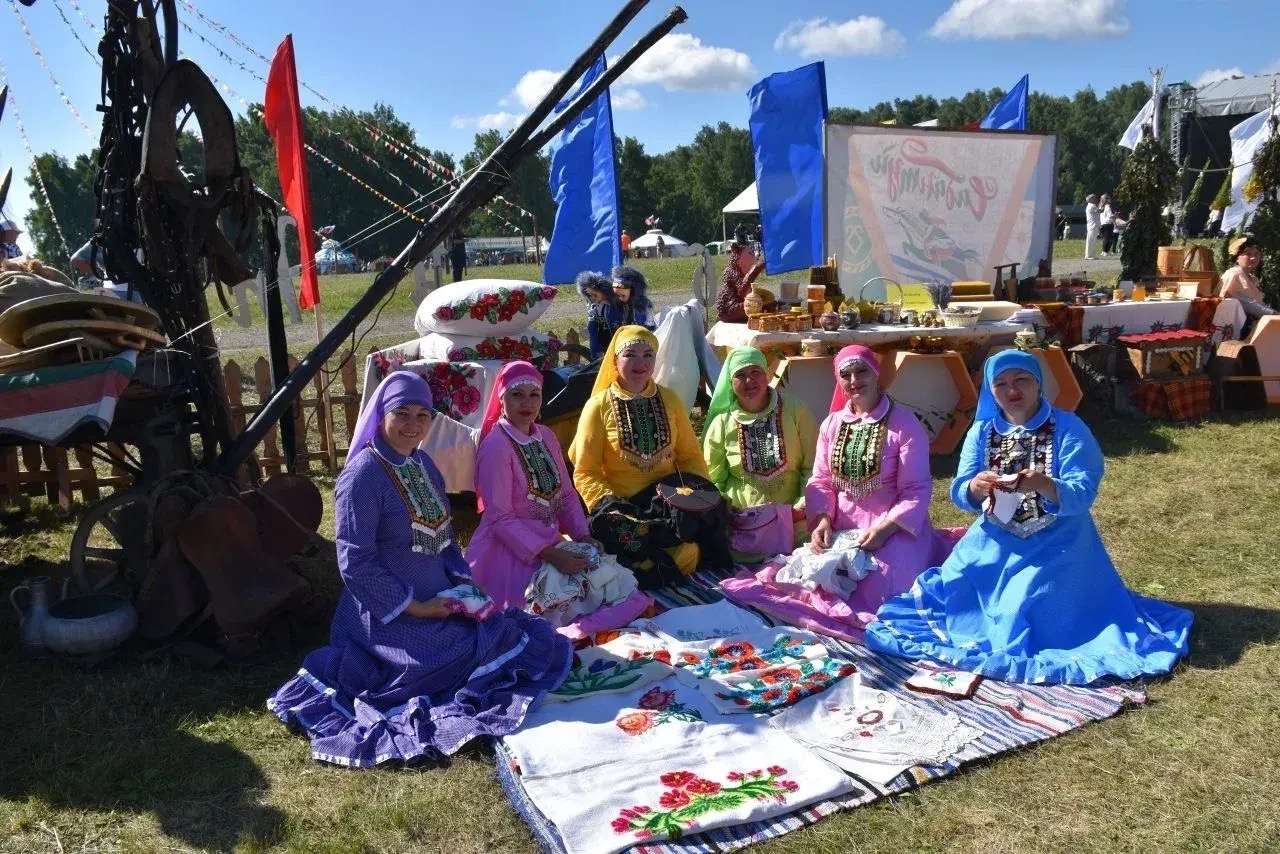 Асҡын гүзәлен ҡаршы алығыҙ!