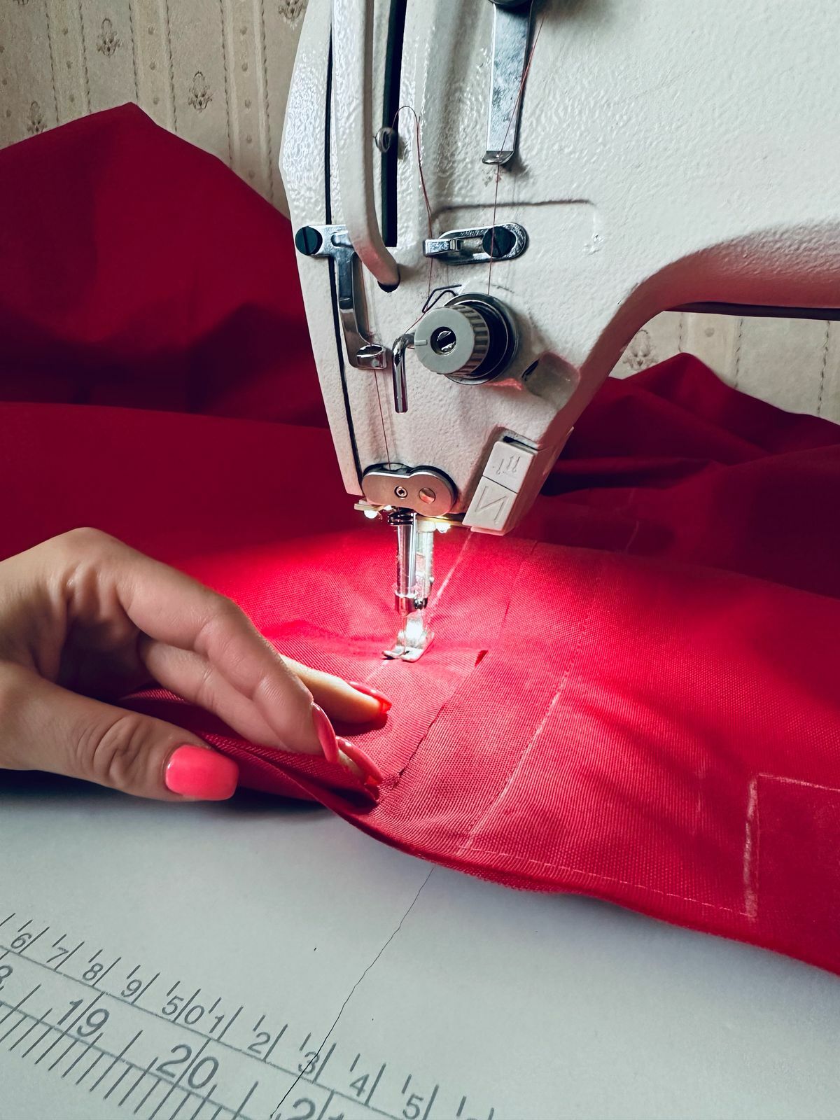 Ул теккән күлдәктәрҙе Мәскәү, Питер ҡыҙҙары кейә