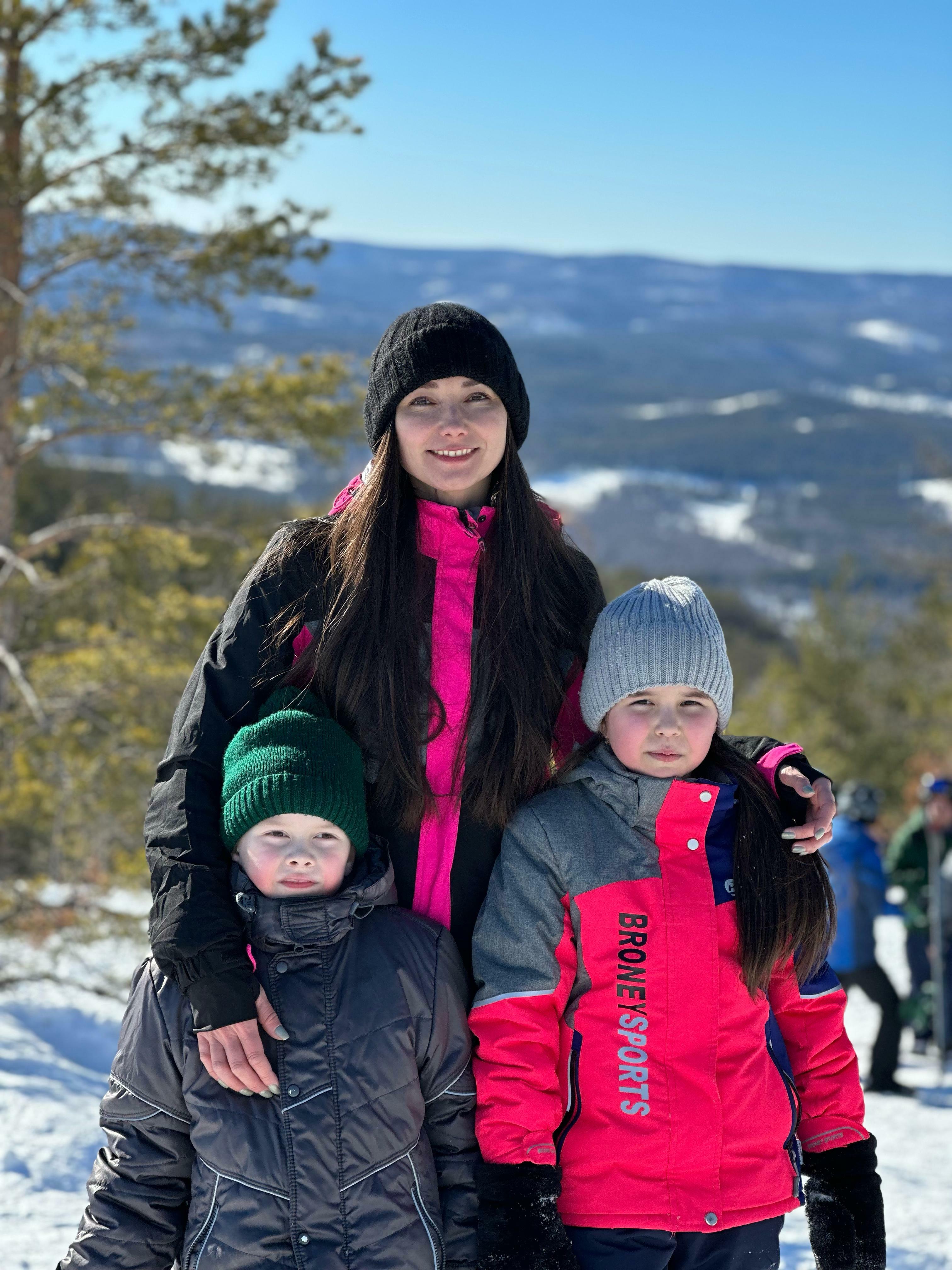 Ул теккән күлдәктәрҙе Мәскәү, Питер ҡыҙҙары кейә