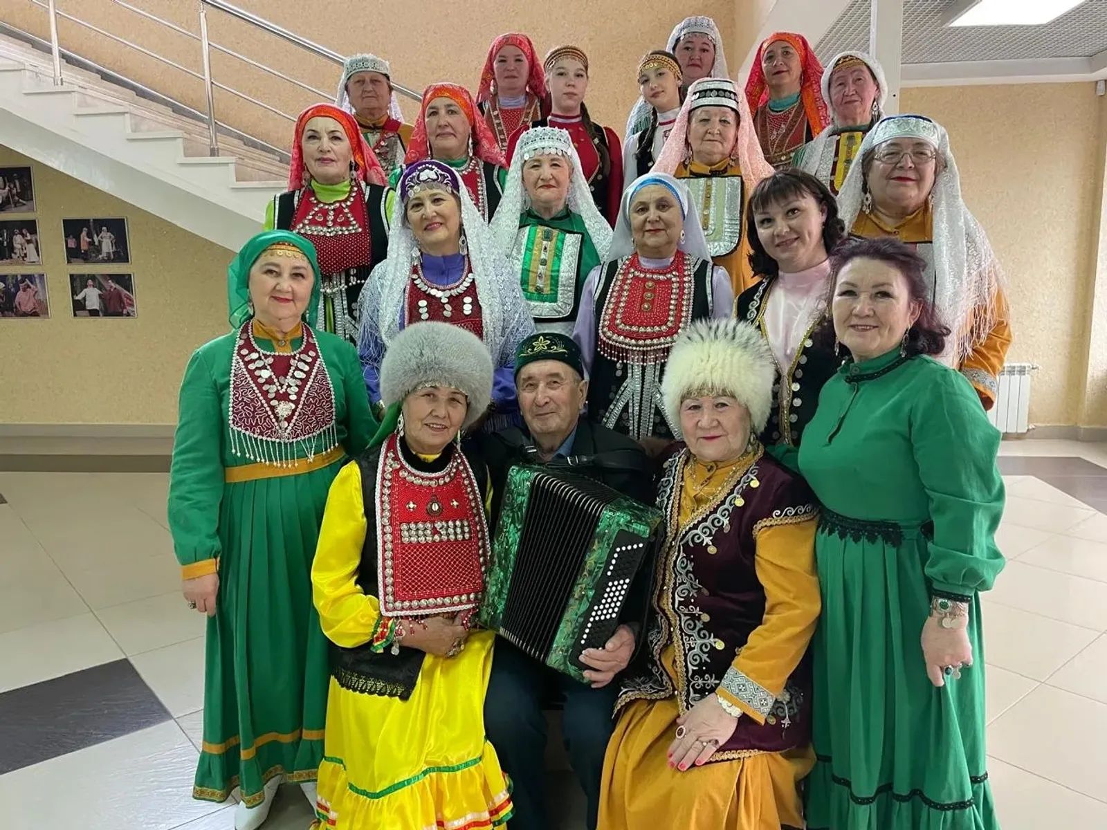 Илеш “Аҡ тирәк”тәре йырлап йәшәй