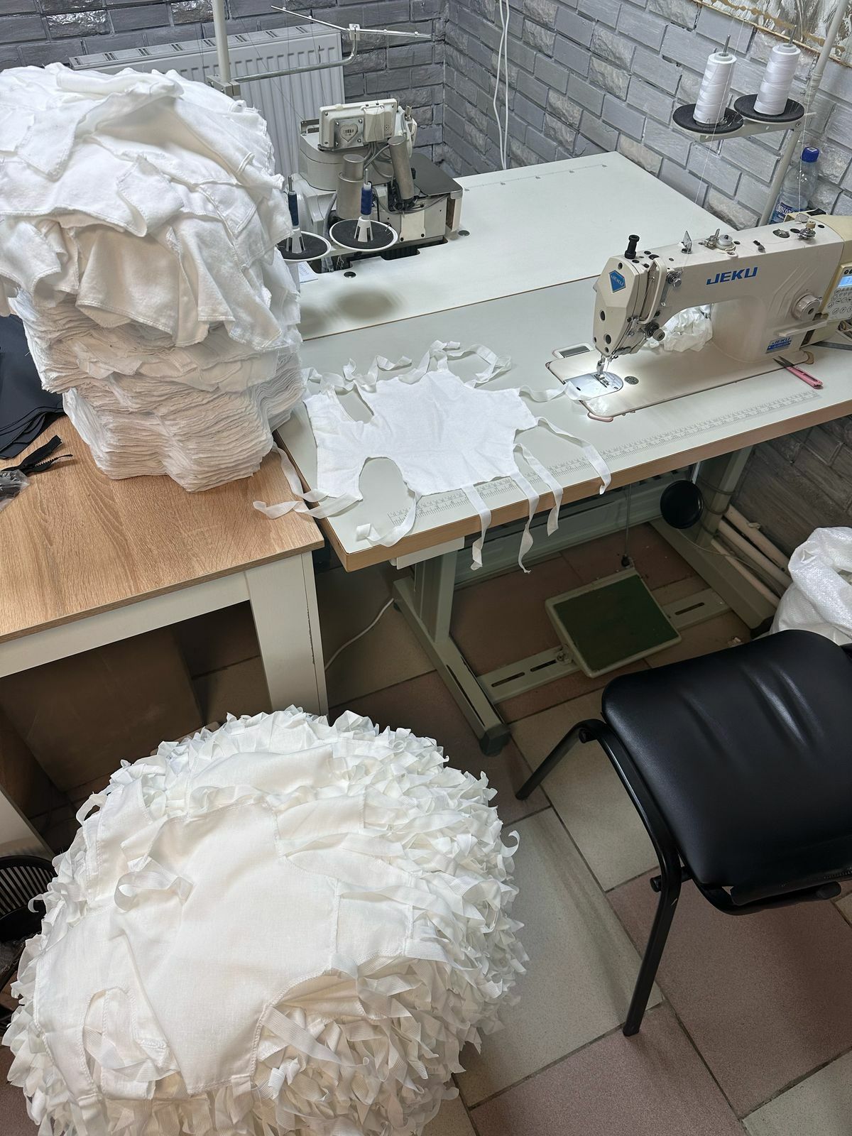 Ул теккән күлдәктәрҙе Мәскәү, Питер ҡыҙҙары кейә