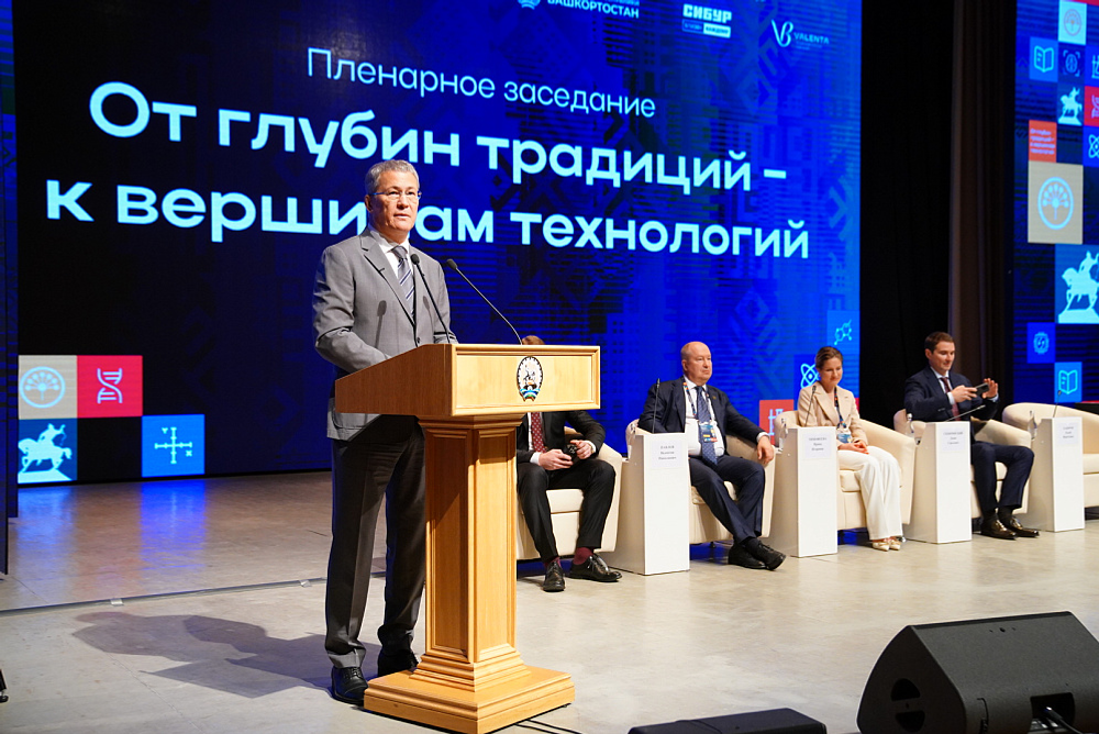 Радий Хәбиров: “Финанслауһыҙ фән үҫешә алмай”