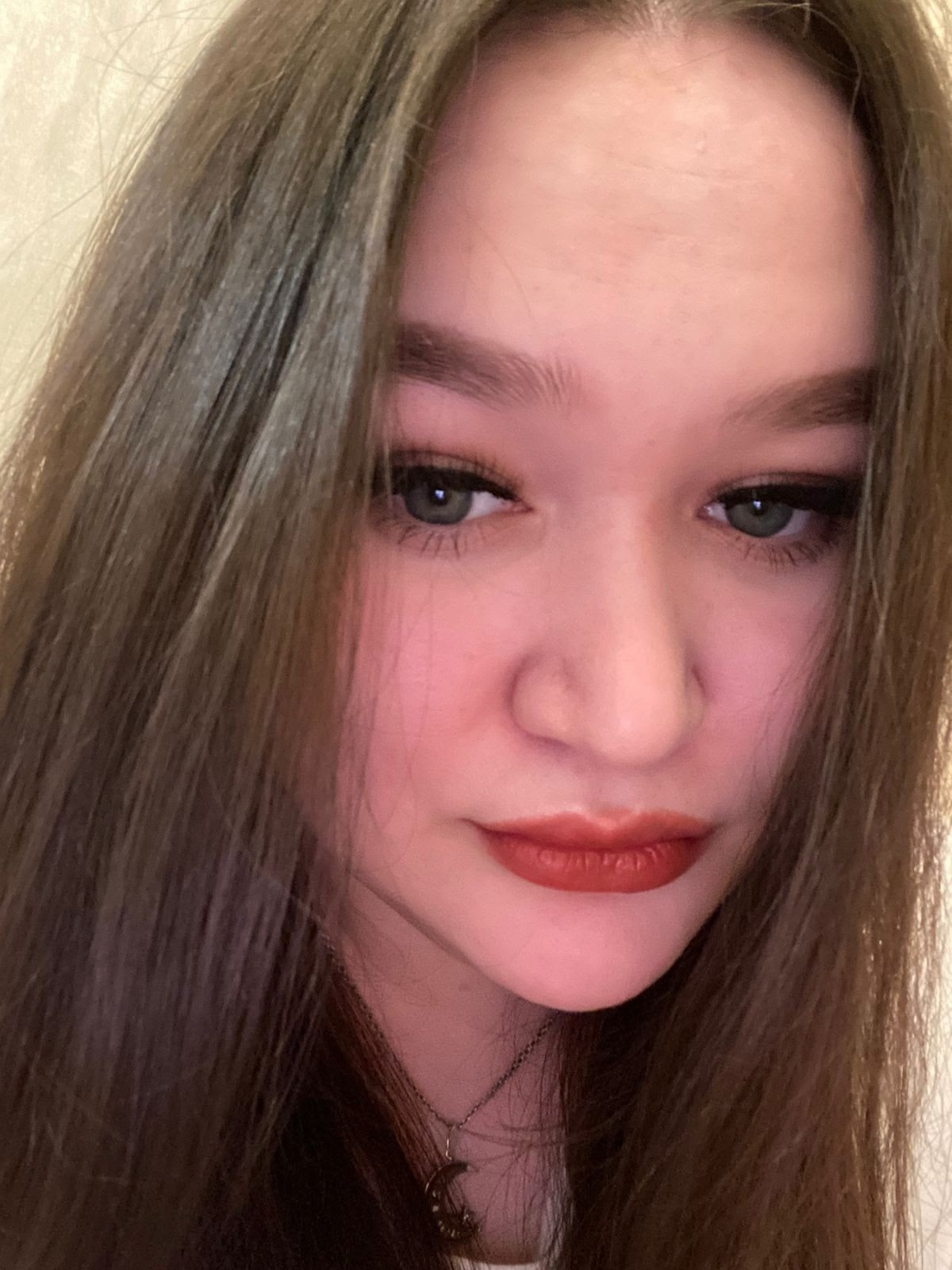 Аттар йәш ҡыҙҙың яҙмышын селпәрәмә килтергән