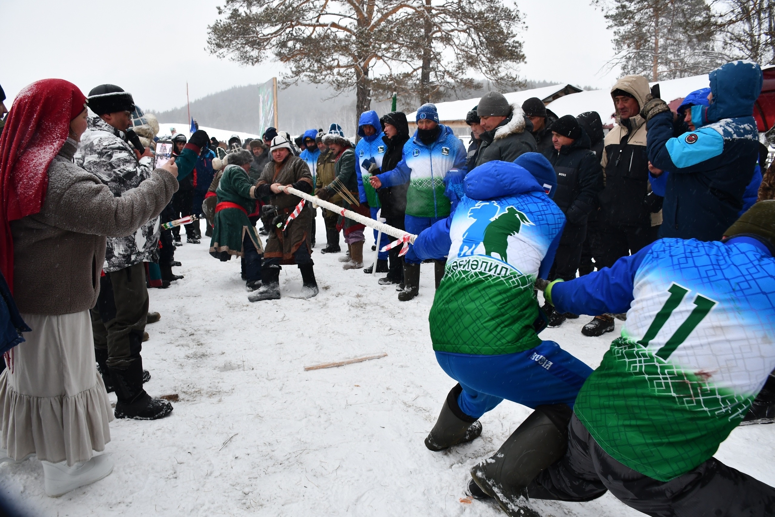 Тай бүләк иттеләр