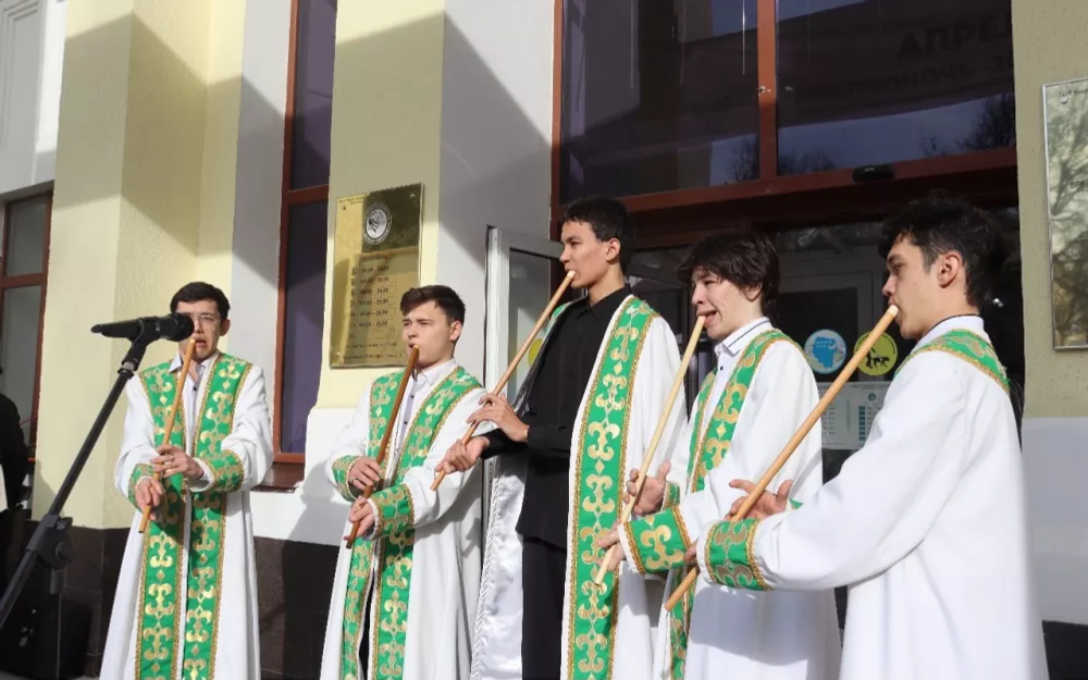 “Библиотөн” булды