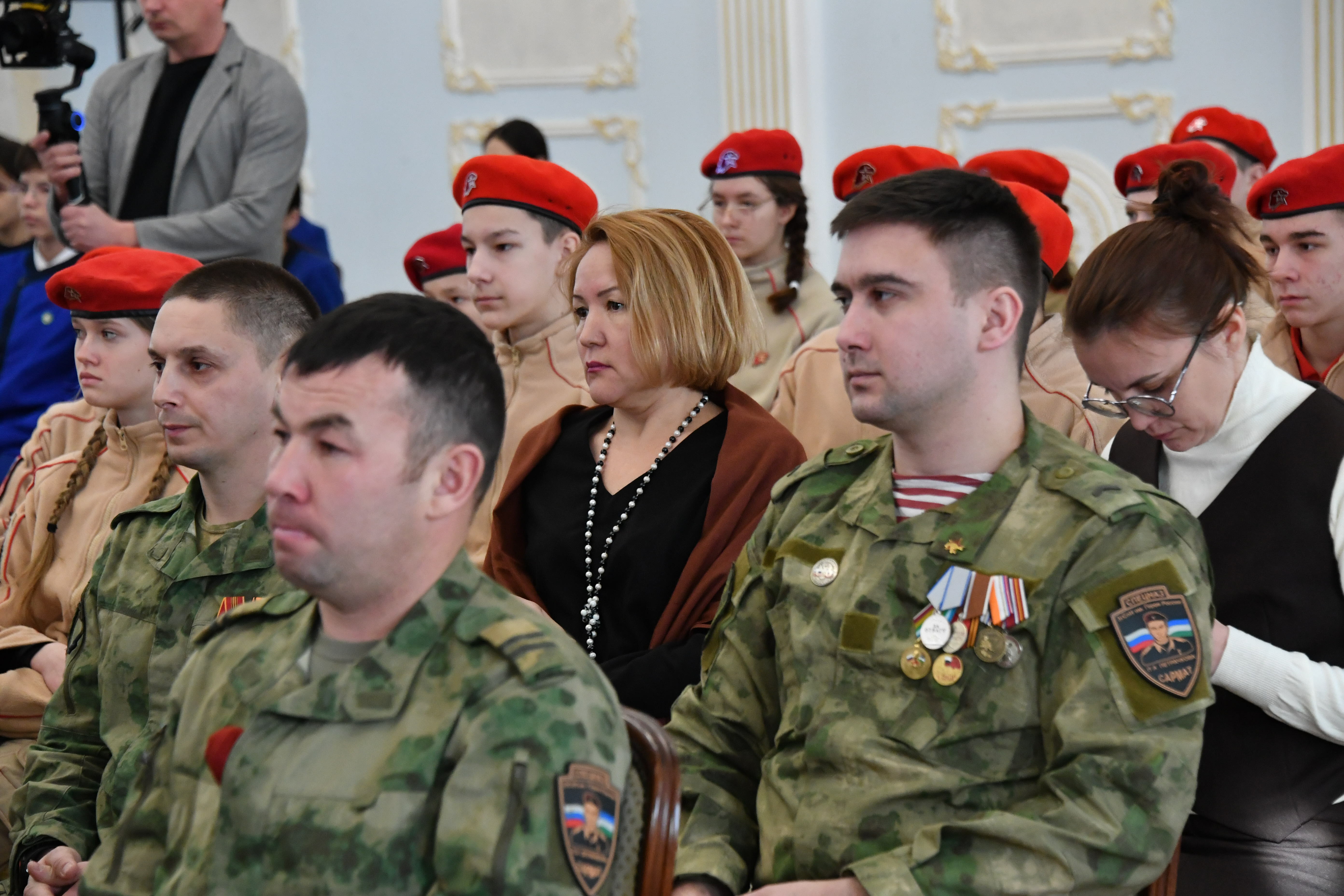 Владислав Бочаровтың ата-әсәһенә Рәсәй Геройы йондоҙо тапшырылды