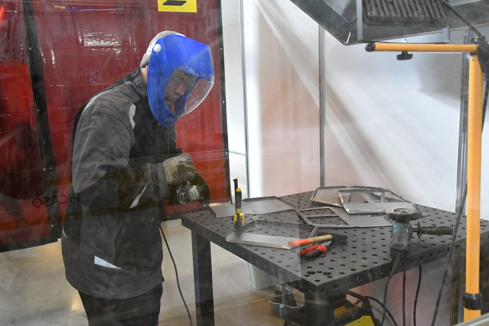 Өҫтөнлөклө йүнәлештәрҙең береһе – сәнәғәт