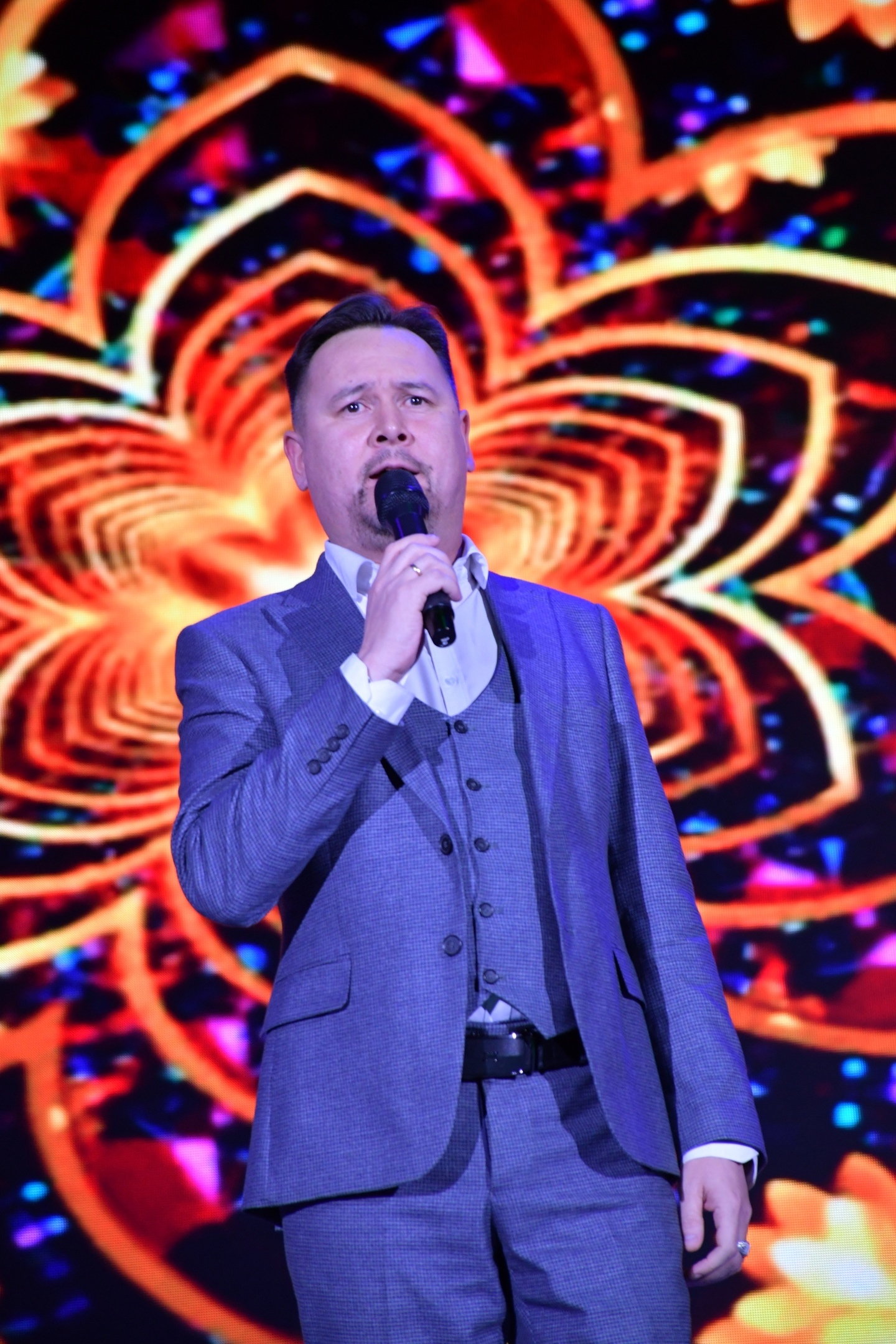 Раян Алтыншинға кем тай бүләк итте?