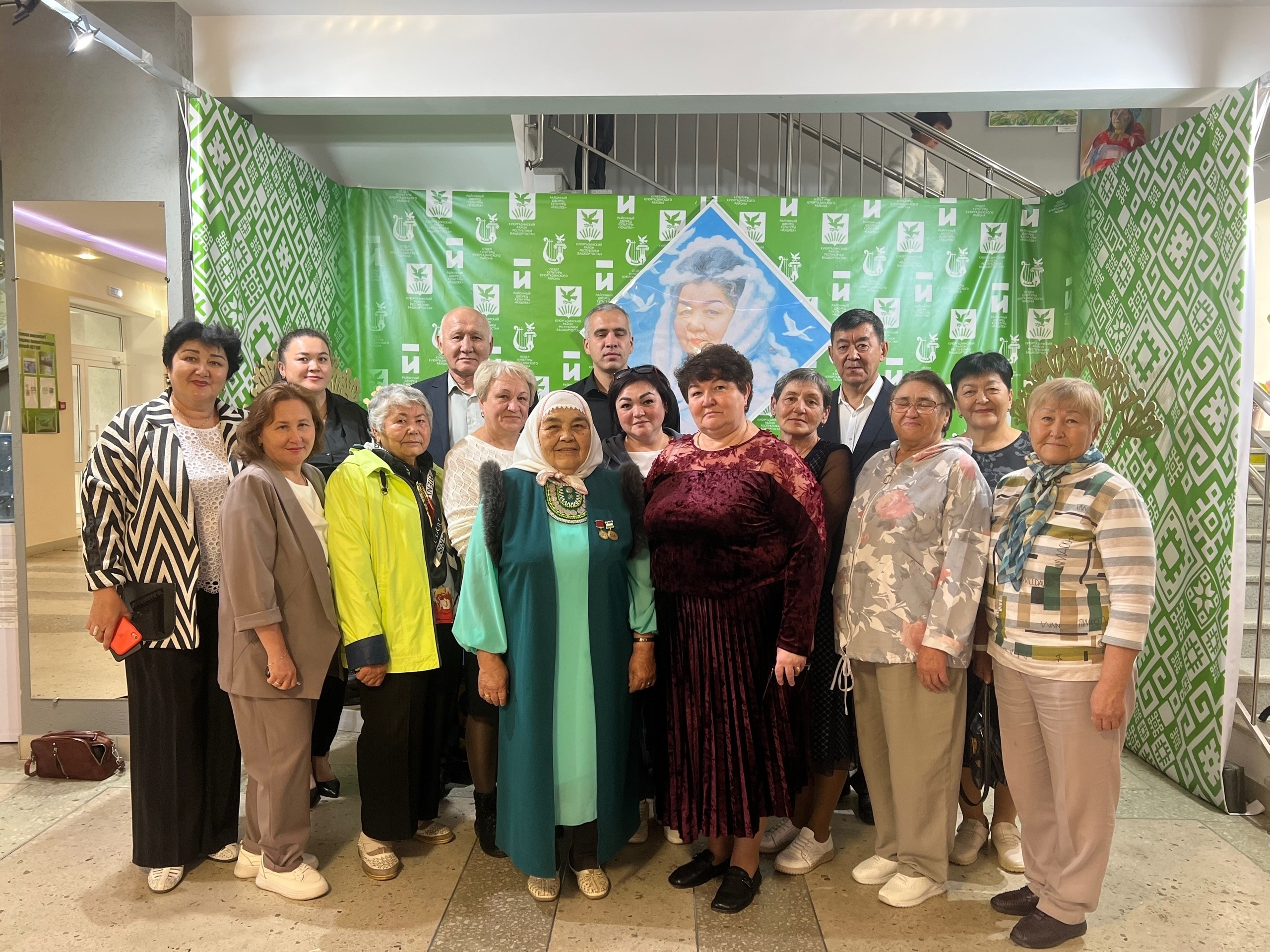 “Ҡояш апай” йыйҙы дуҫтарын