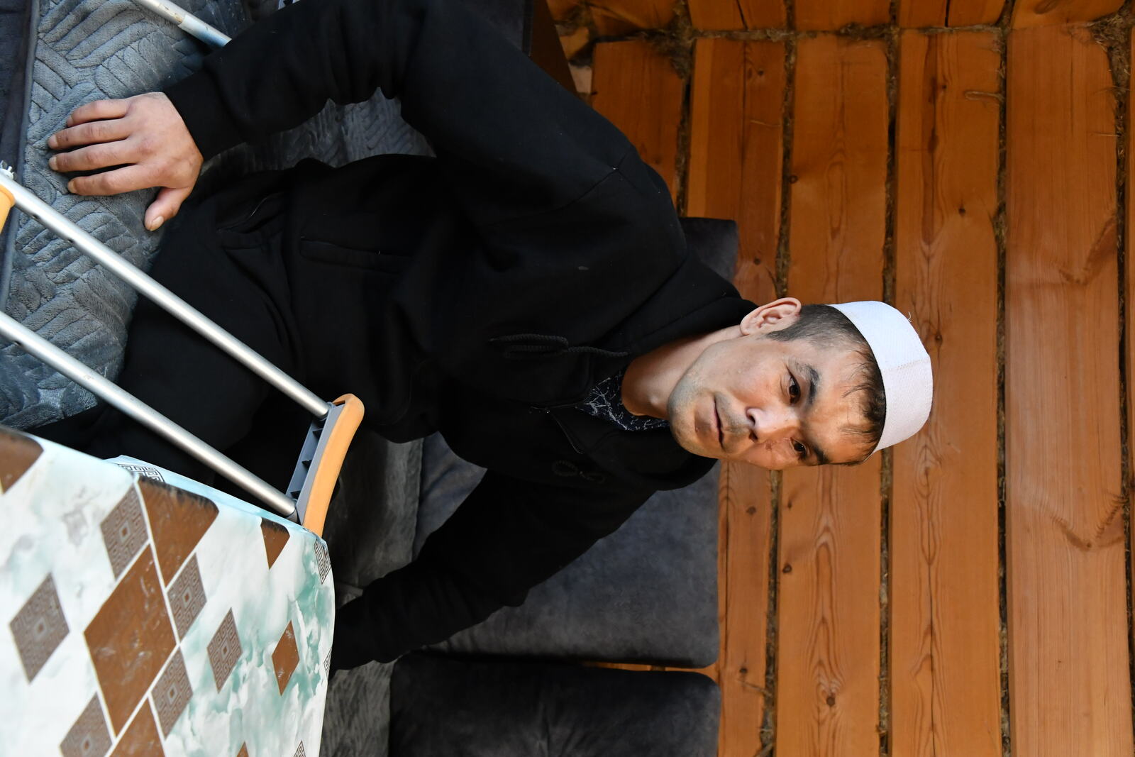 Тәүлек ярым күккә ҡарап, бер йотом һыуға зар булып, һыҙланып яттым