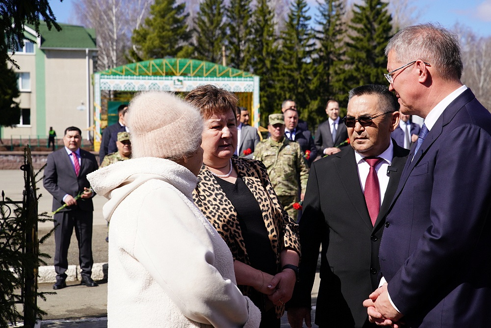 Балаларығыҙ, ирҙәрегеҙ - ысын батырҙар