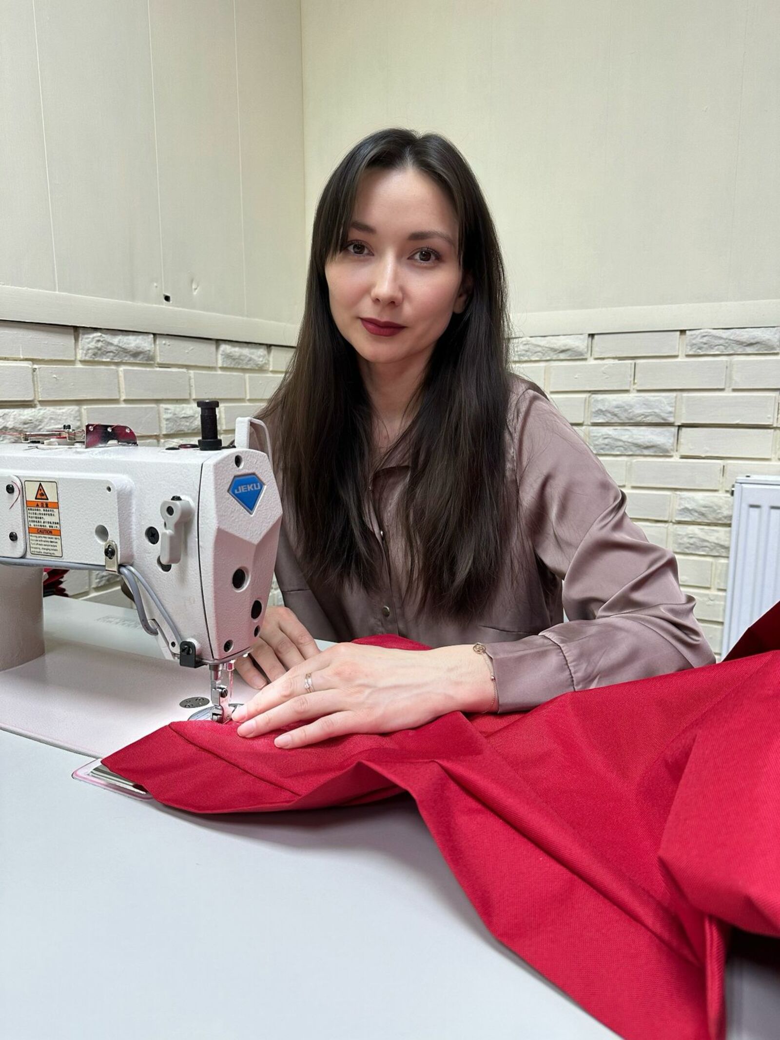 Ул теккән күлдәктәрҙе Мәскәү, Питер ҡыҙҙары кейә