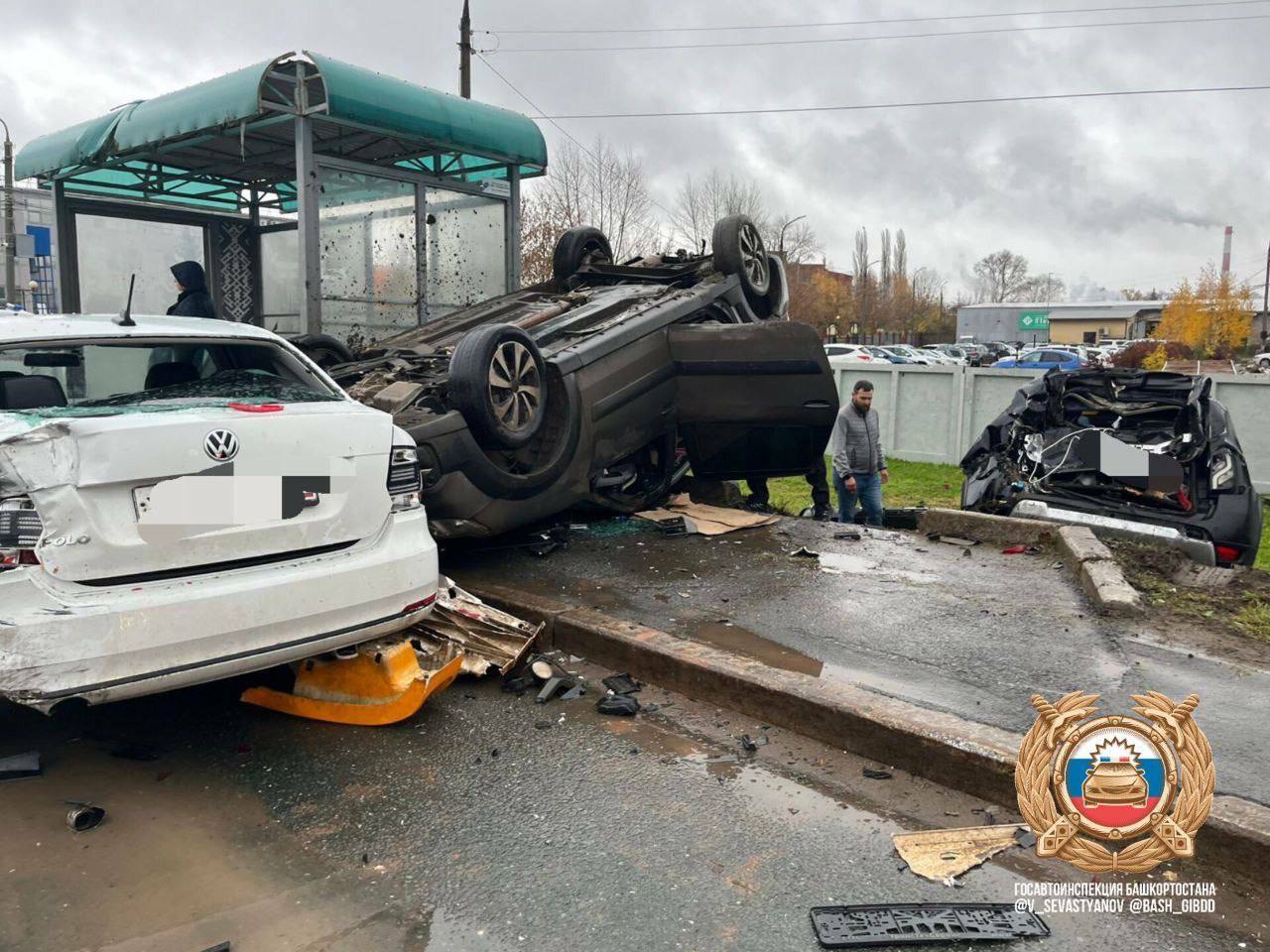 Ҡурҡыныс авария: йөк машинаһы 11 машинаны иҙгән, ике кеше һәләк булған