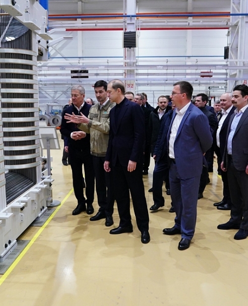 ‎Денис Мантуров төбәктәге алдынғы инновациялы сәнәғәт ойошмалары менән танышты