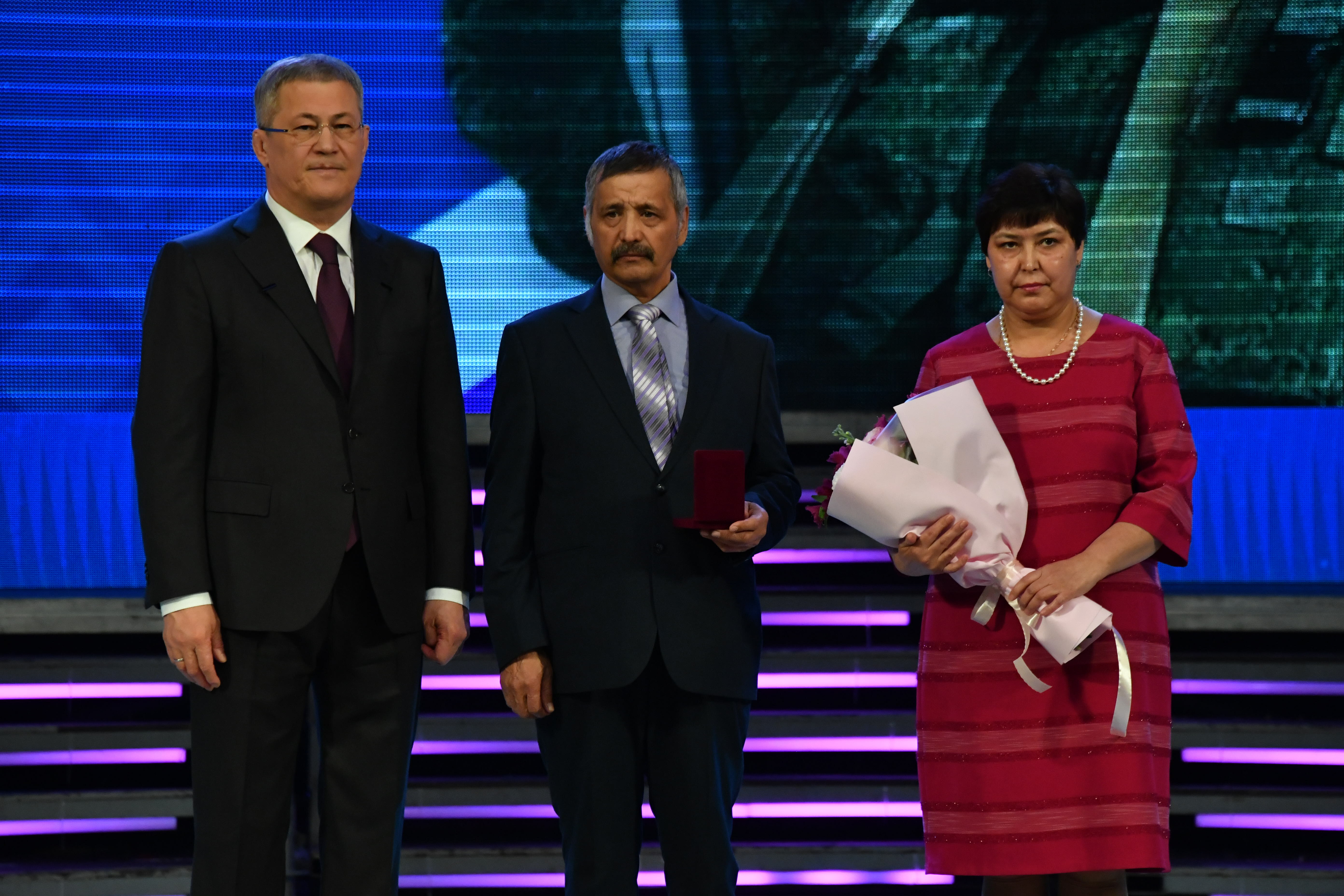 Һеҙ барҙа беҙ тыныс йоҡлайбыҙ!