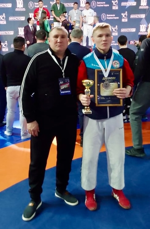 Чемпион ул үҫтергән тренер