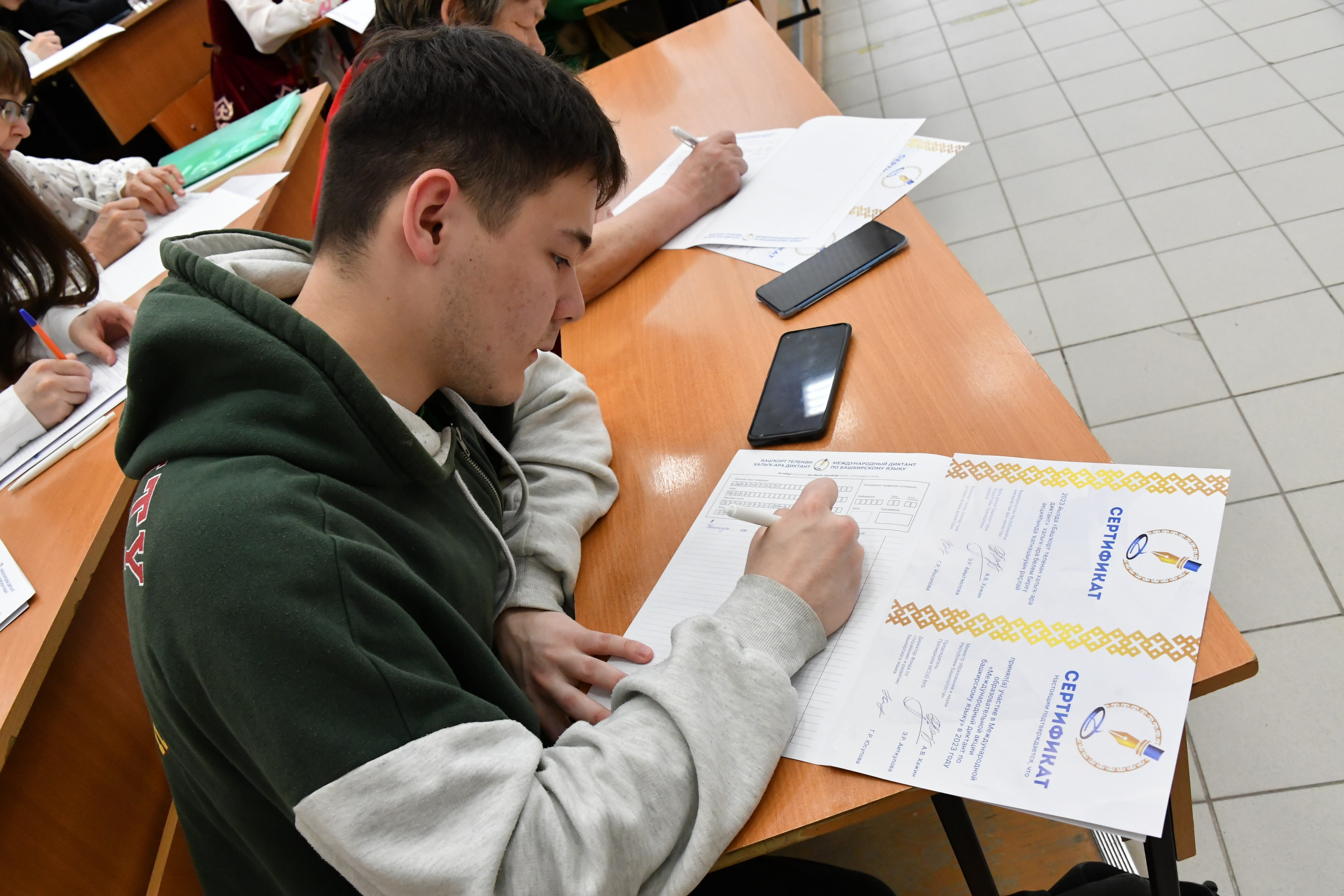 Донъя телдәре араһында лайыҡлы урыныбыҙ бар