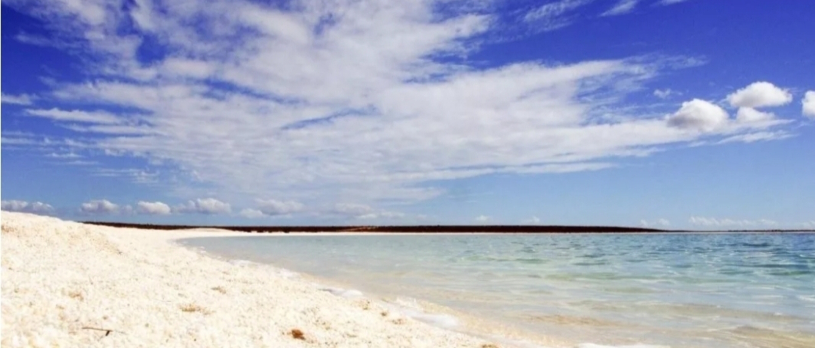 Ҡабырсаҡтарҙан торған пляж да бар