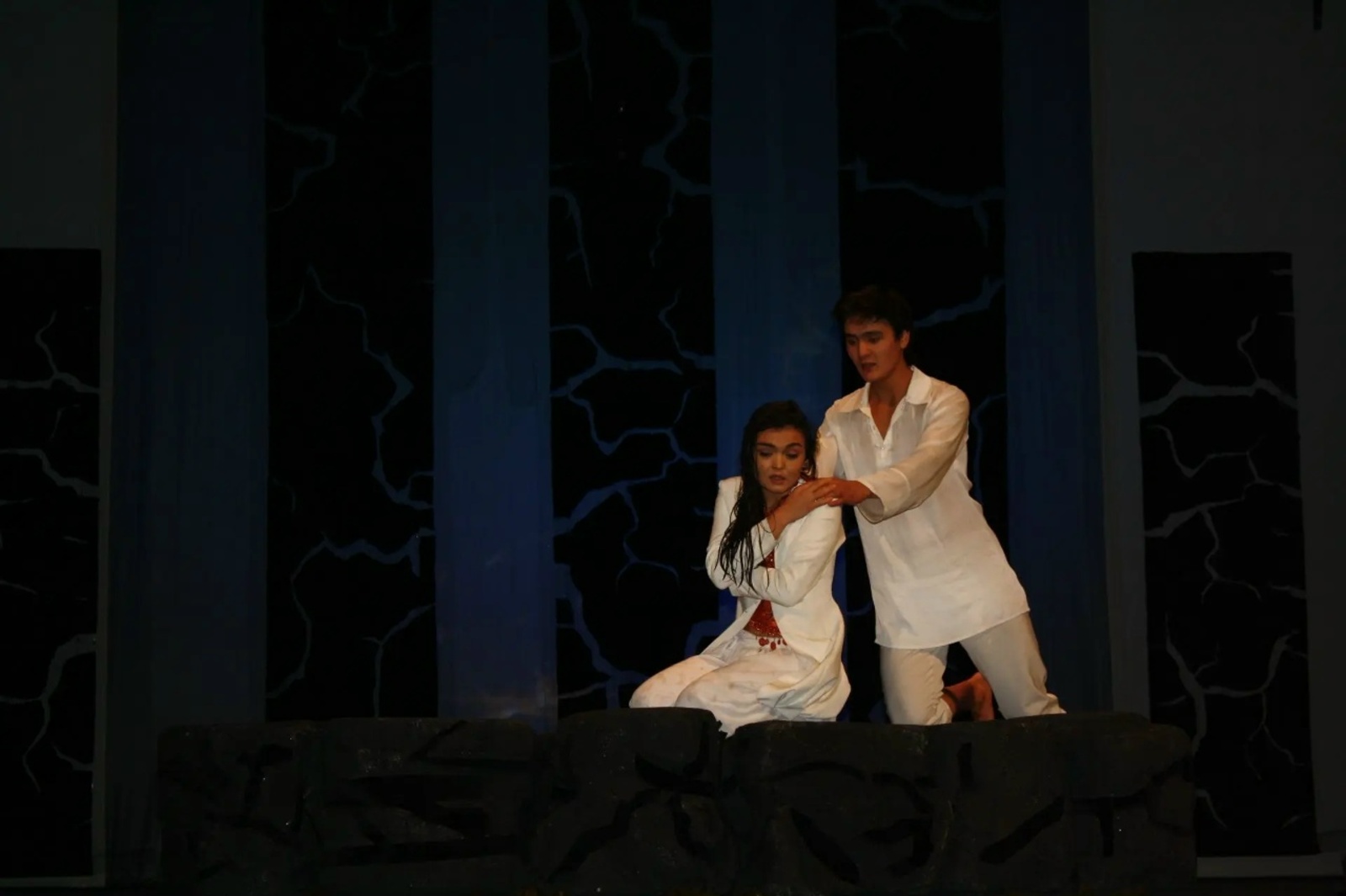 Ике актерҙың сәхнә серҙәре